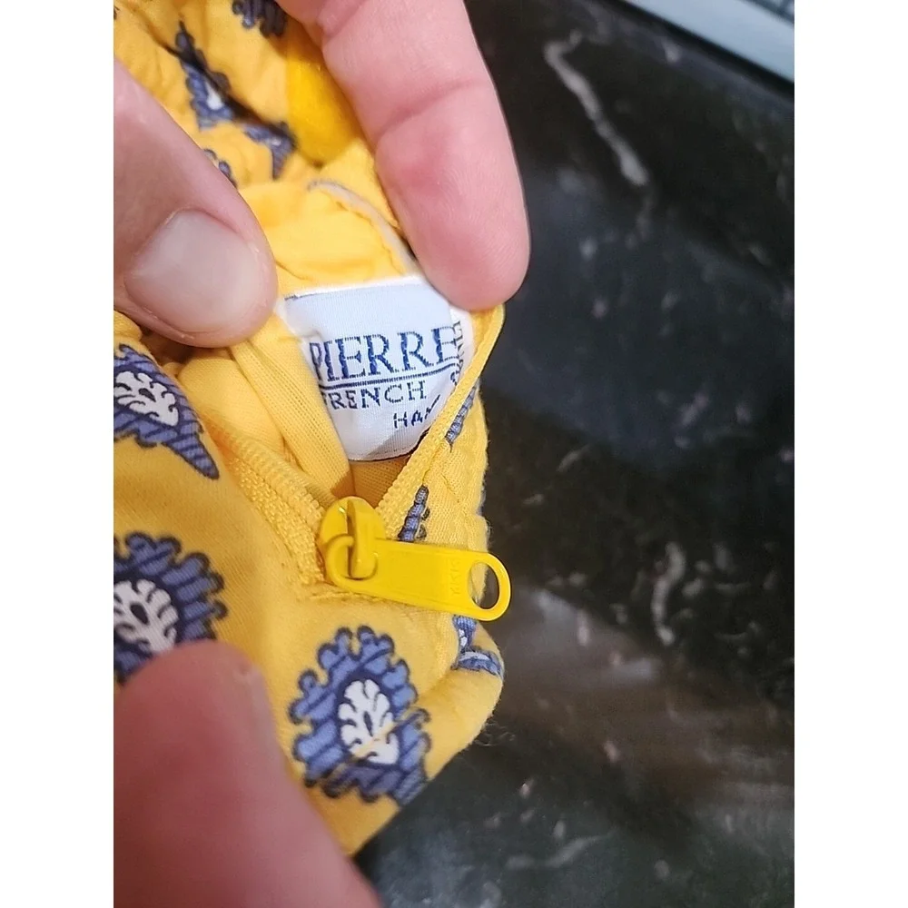 Pierre Duex French Fabric Yellow Change Purse‎ holder, with zipper